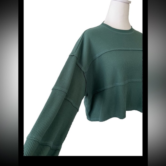 Hollister Must Have Collection Green Thermal Oversized Crop Top XS - Picture 2 of 6
